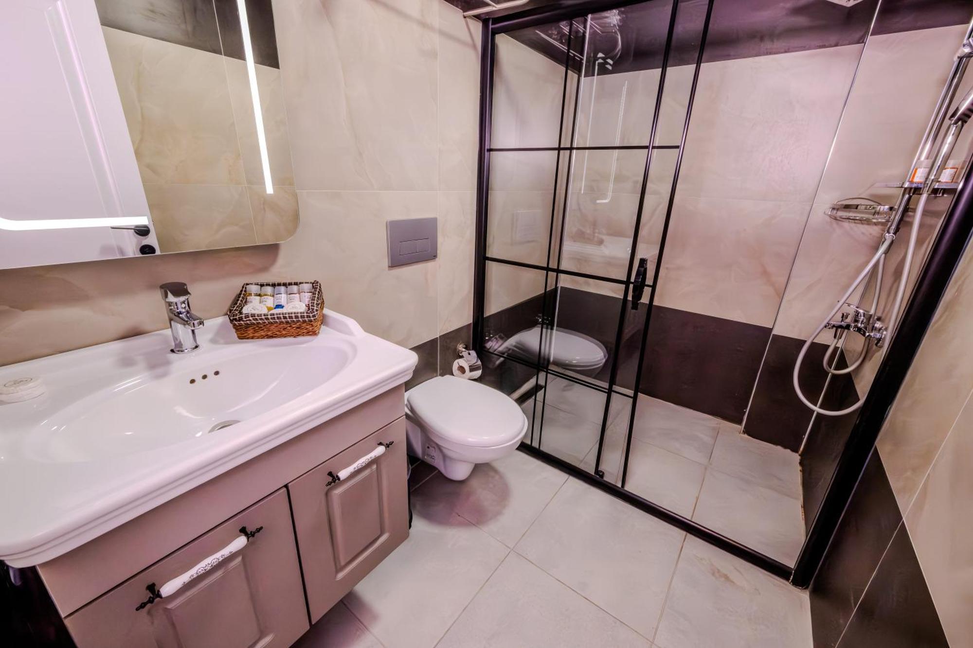 Rubby Hotel Kadikoey Istanbul Ngoại thất bức ảnh